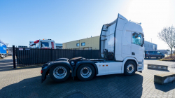 20260329-Tom-Holding-00053